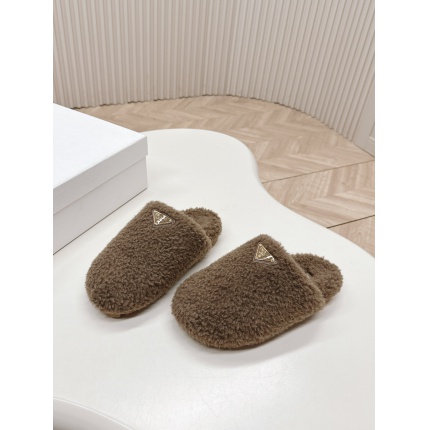 New Arrivals Prada Fur Slippers For Women in 200789
