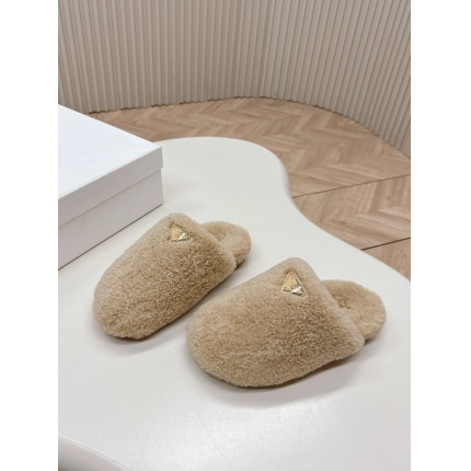 New Arrivals Prada Fur Slippers For Women in 200790