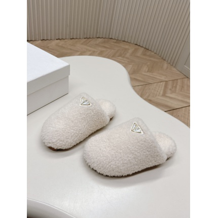 New Arrivals Prada Fur Slippers For Women in 200791