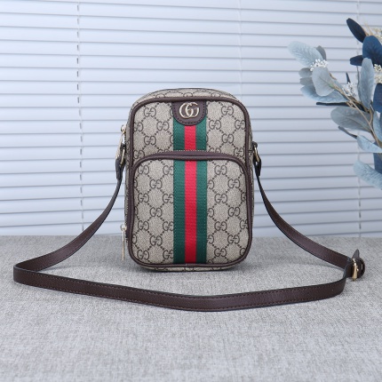 Gucci Cross Bags in 200913