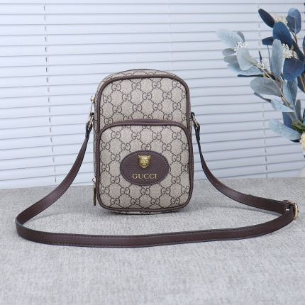 Gucci Cross Bags in 200914