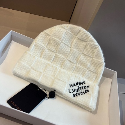 New Arrivals Louis Vuitton Damier Snug Beanie in 201740