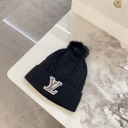 New Arrivals Louis Vuitton Damier Snug Beanie in 201747