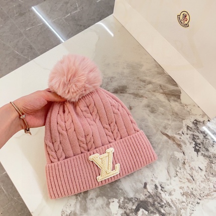 New Arrivals Louis Vuitton Damier Snug Beanie in 201750