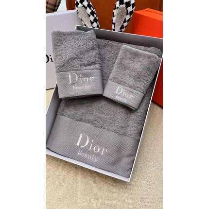 New Arrivals Dior Bath Towels in 201851