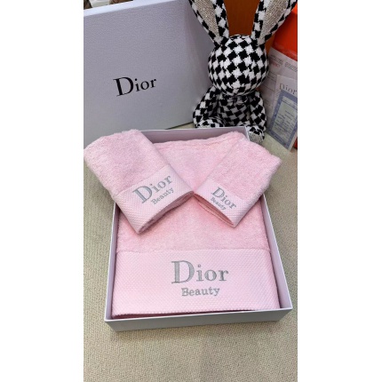 New Arrivals Dior Bath Towels in 201853