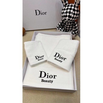 New Arrivals Dior Bath Towels in 201854