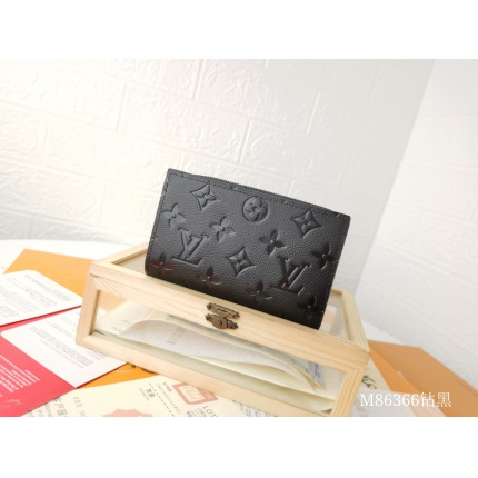 New Arrivals Louis Vuitton AAA quality Wallets in 201876
