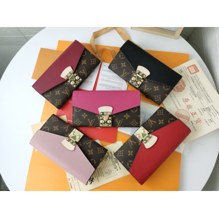 New Arrivals Louis Vuitton AAA quality Wallets in 201877