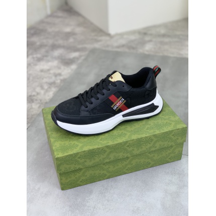 Gucci Casual Shoes For Men in 202103