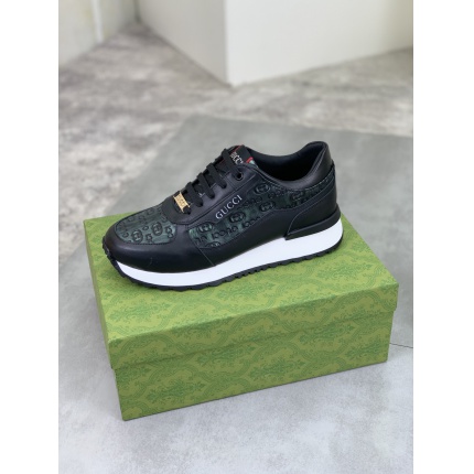 Gucci Casual Shoes For Men in 202105