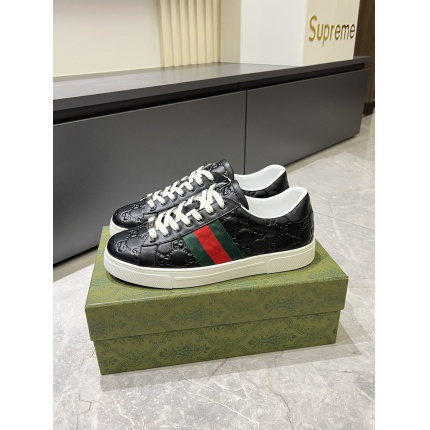 Gucci Casual Shoes For Men in 202110