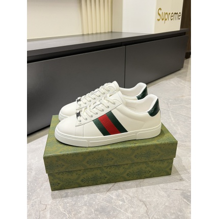 Gucci Casual Shoes For Men in 202113