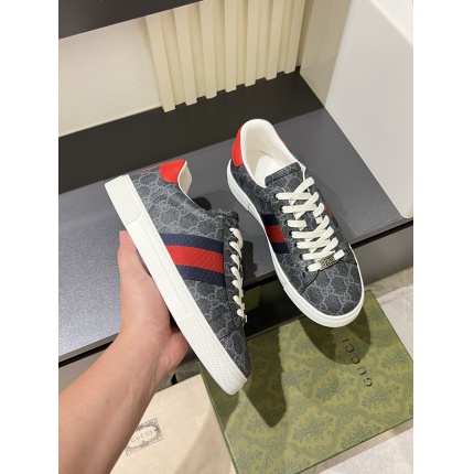 Gucci Casual Shoes For Men in 202116