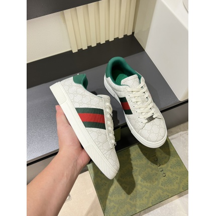 Gucci Casual Shoes For Men in 202117