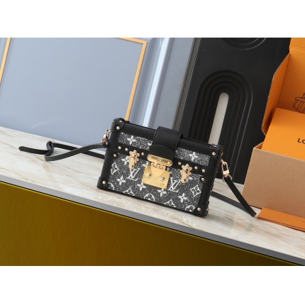 Louis Vuitton AAA quality Mini Handbags in 202132