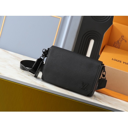 Louis Vuitton AAA quality CrossBody Bags in 202148