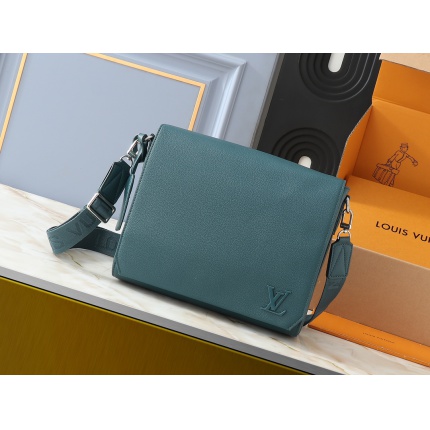 Louis Vuitton AAA quality CrossBody Bags in 202150