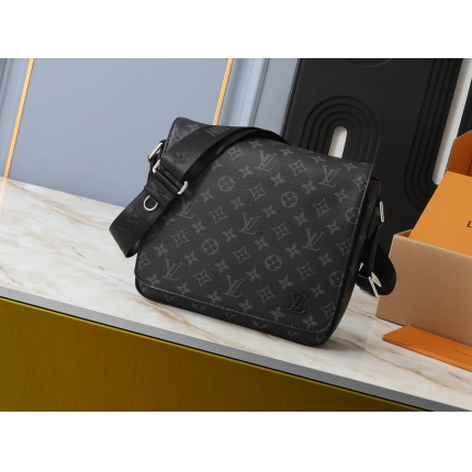 Louis Vuitton AAA quality CrossBody Bags in 202151