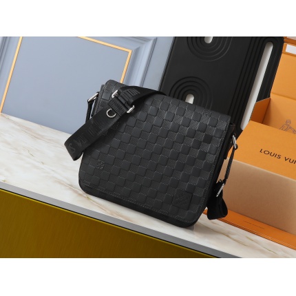 Louis Vuitton AAA quality CrossBody Bags in 202155