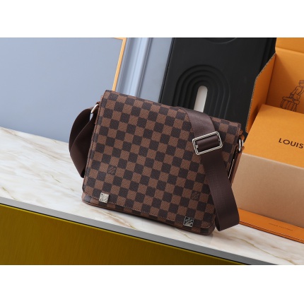 Louis Vuitton AAA quality CrossBody Bags in 202157