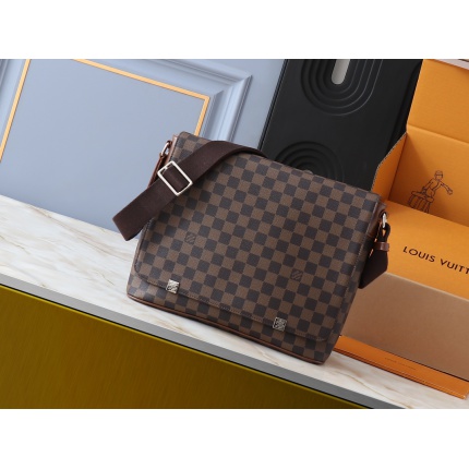 Louis Vuitton AAA quality CrossBody Bags in 202158