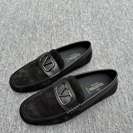 New Arrivals Valentino Real leather Loafers For Men  in 202456