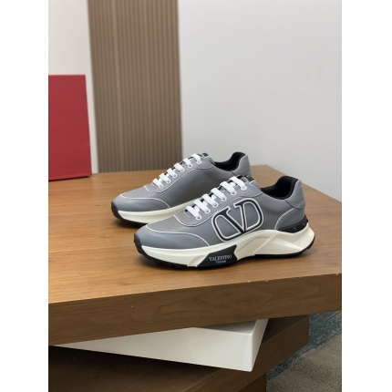 New Arrivals Valentino Top quality Sneakers For Men  in 202470