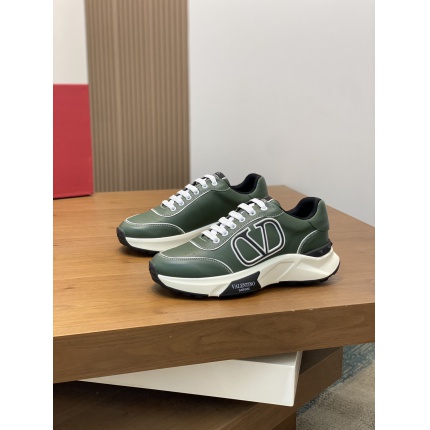 New Arrivals Valentino Top quality Sneakers For Men  in 202471