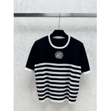 New Arrivals Chanel T-Shirts For Women in 202566