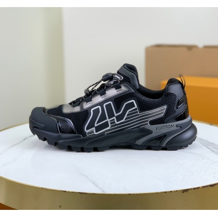 New Arrivals LV Runner Tatic Sneakers For Men in 202595