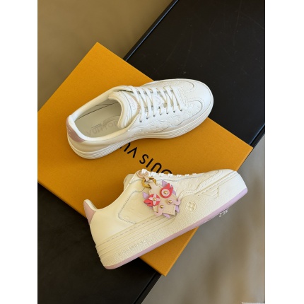 New Arrivals Louis Vuitton Sneakers For Women in 202600