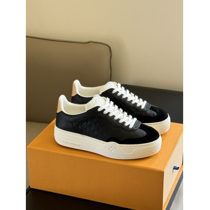 New Arrivals Louis Vuitton Sneakers For Women in 202607