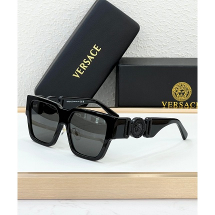 Versace AAA Quality Sunglasses in 202955