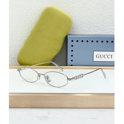 Gucci AAA Quality Sunglasses in 203086