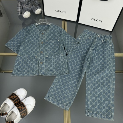 New Arrivals Gucci Tracksuits For Kids in 203421