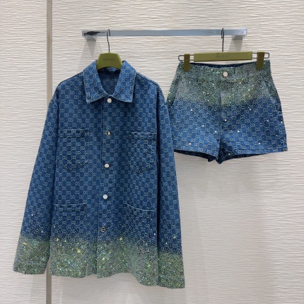 New Arrivals Gucci Tracksuits For Women in 203471