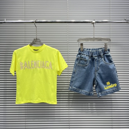 New Arrivals Balenciaga Short Tracksuits For Kids in 203532