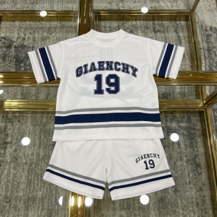 New Arrivals Givenchy Short Tracksuits For Kids in 203537