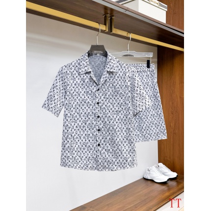 Louis Vuitton Short Tracksuits For Men in 203702