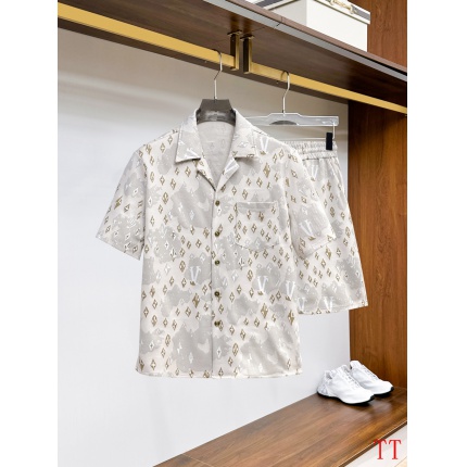 Louis Vuitton Short Tracksuits For Men in 203707