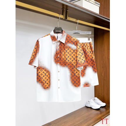 Louis Vuitton Short Tracksuits For Men in 203710
