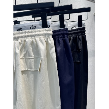 New Arrivals Alo Pants in 203812