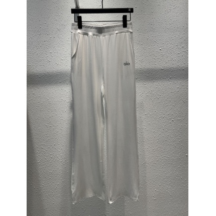 New Arrivals Alo Pants in 203817