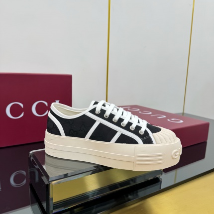 New Arrivals Gucci Sneakers For Women in 203957