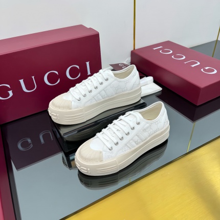 New Arrivals Gucci Sneakers For Women in 203959