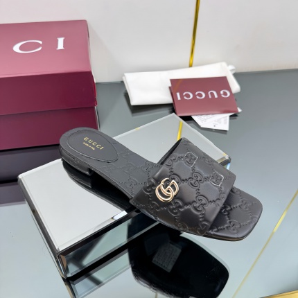 New Arrivals Gucci Slippers For Women in 203986