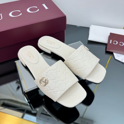 New Arrivals Gucci Slippers For Women in 203987