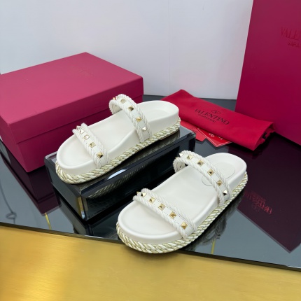 New Arrivals Valentino Slippers For Women in 203991