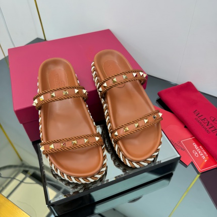 New Arrivals Valentino Slippers For Women in 203992